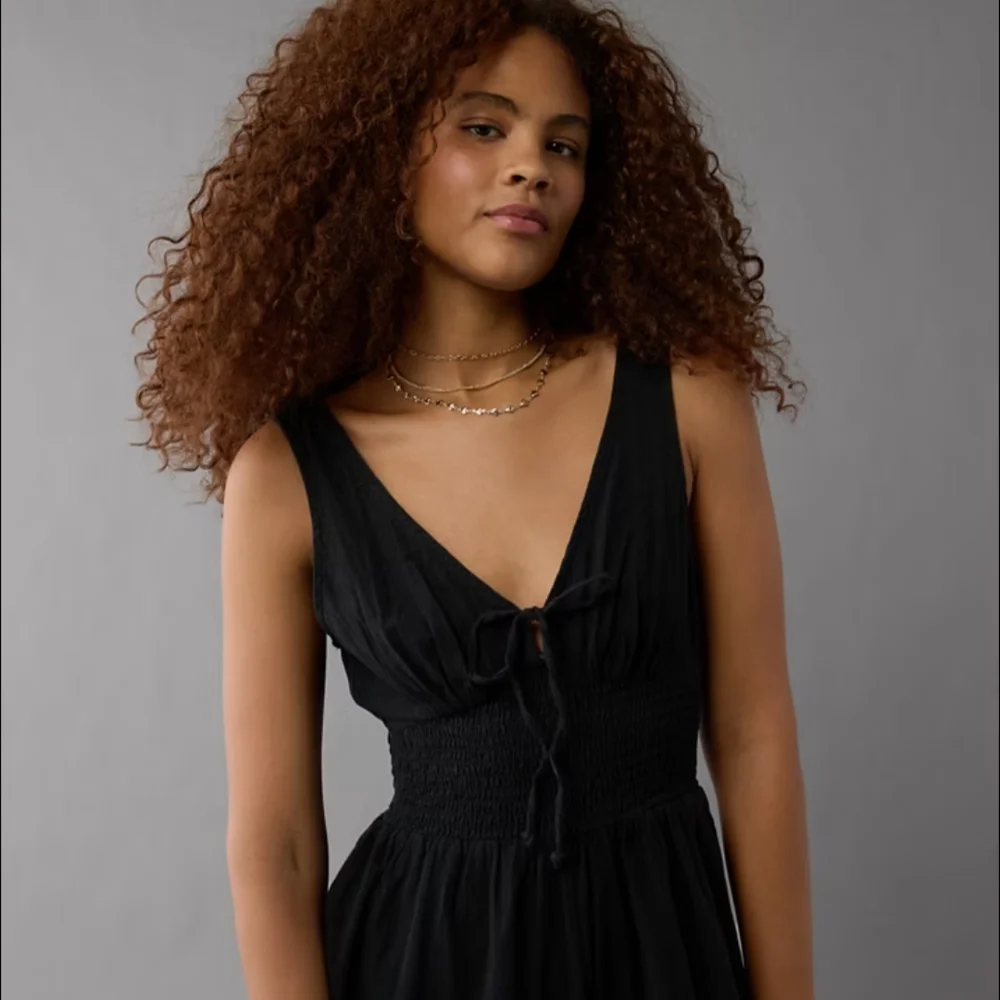 AE Smocked V-Neck Jumpsuit - Picture 4 of 5